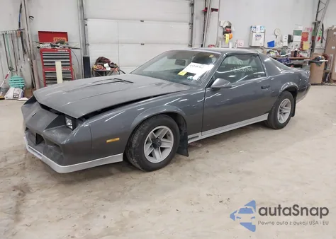 1983 Chevrolet Camaro из США, поврежденный, VIN 1G1AP87S4DN151866